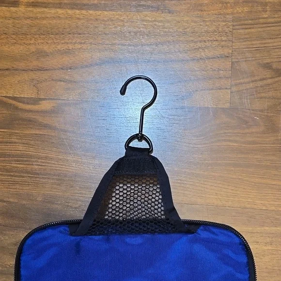 L.L. Bean Large Blue Hanging Toiletry Bag - Picture 5 of 11